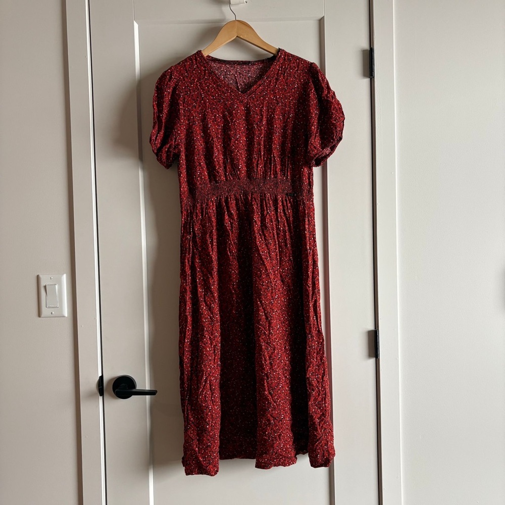 Red V-Neck Short Sleeve Midi Dress